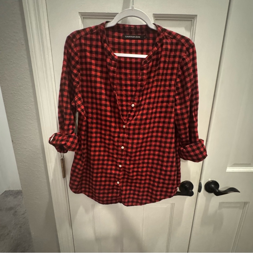 Calvin Klein Jeans Red & Black Plaid Button-Down Shirt (L)